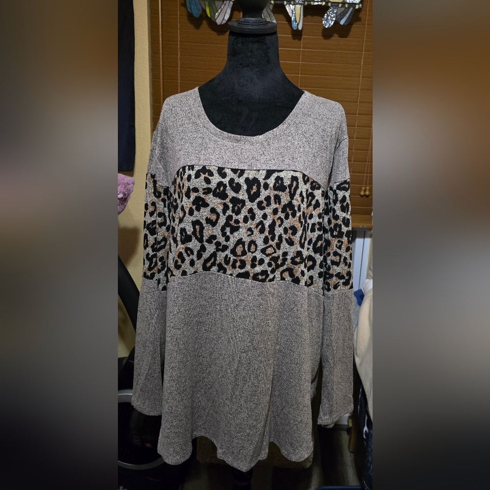 Maurice's Leopard Print Stripe Women's Long-sleeved Top - Gray and Brown (K)